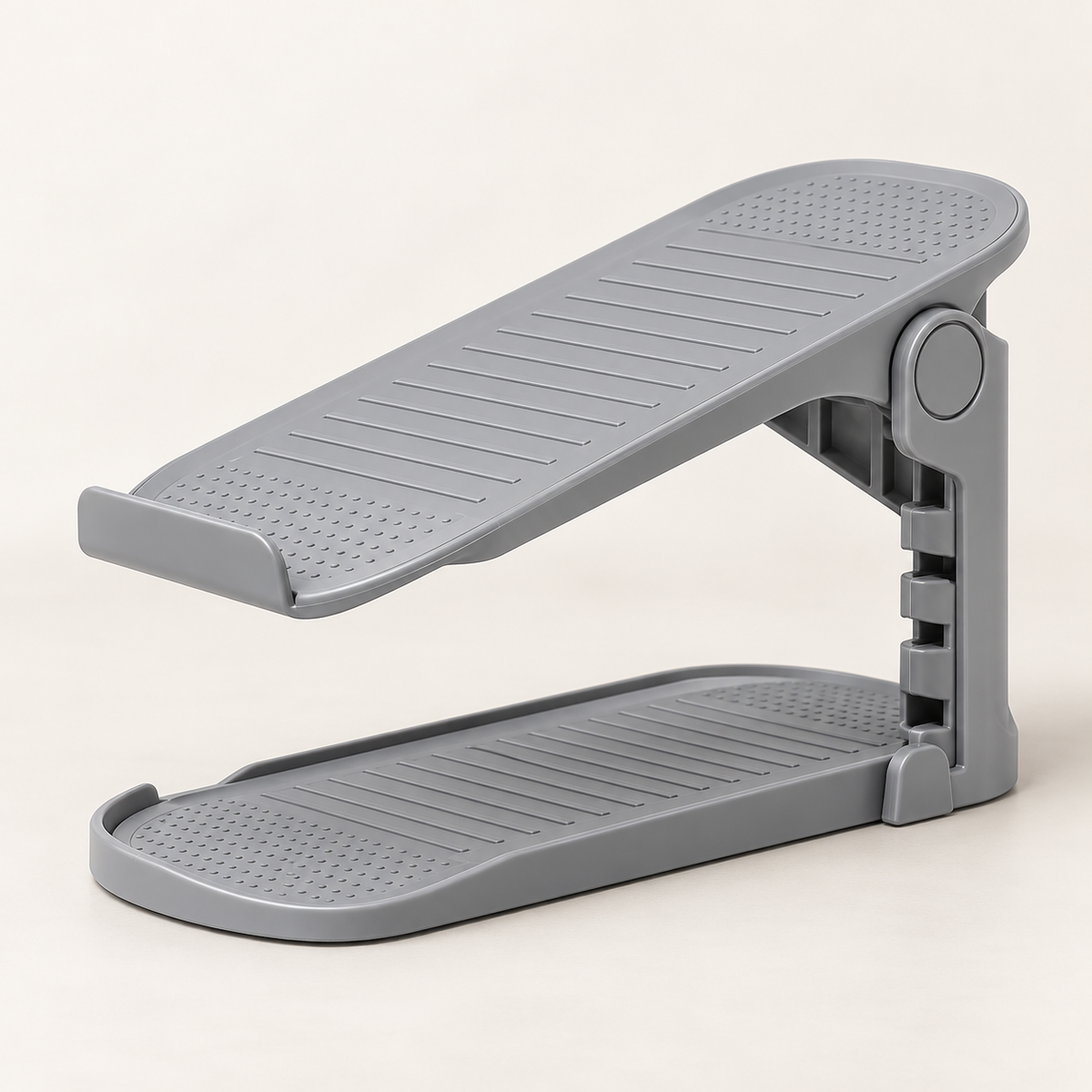 Ilustración conceptual generada con IA de Organizador ajustable para zapatos gris; NO corresponde a una foto de la variante real del proveedor.